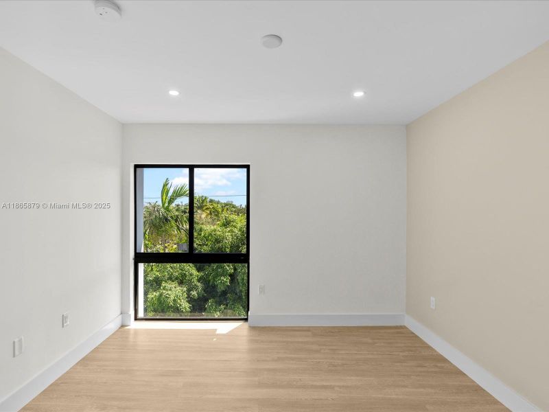 Spacious, unfurnished interior of a new home in , Miami Beach (Image 20). Spacious, unfurnished interior of a new home in , Miami Beach (Image 20).