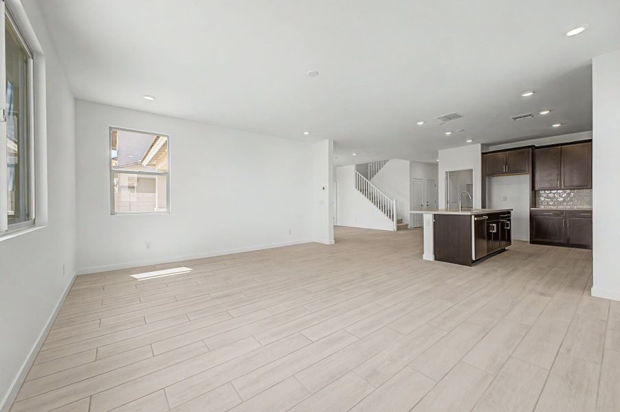 Spacious, unfurnished interior of a new home in Citrus Park, Goodyear (Image 7). Spacious, unfurnished interior of a new home in Citrus Park, Goodyear (Image 7).