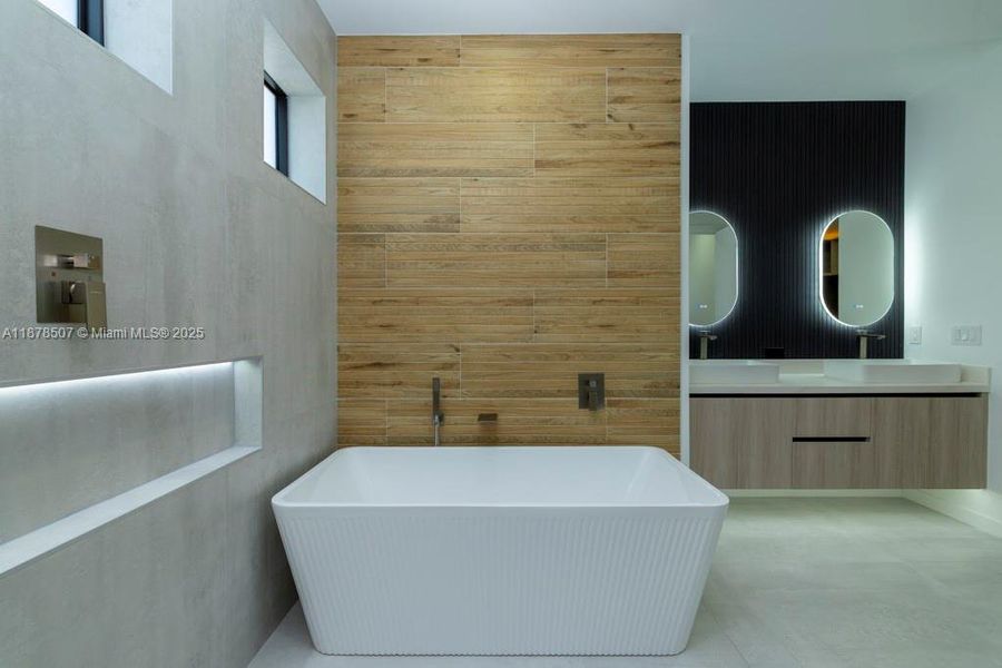 Furnished interior view inside a new home in , Cape Coral (Image 14).