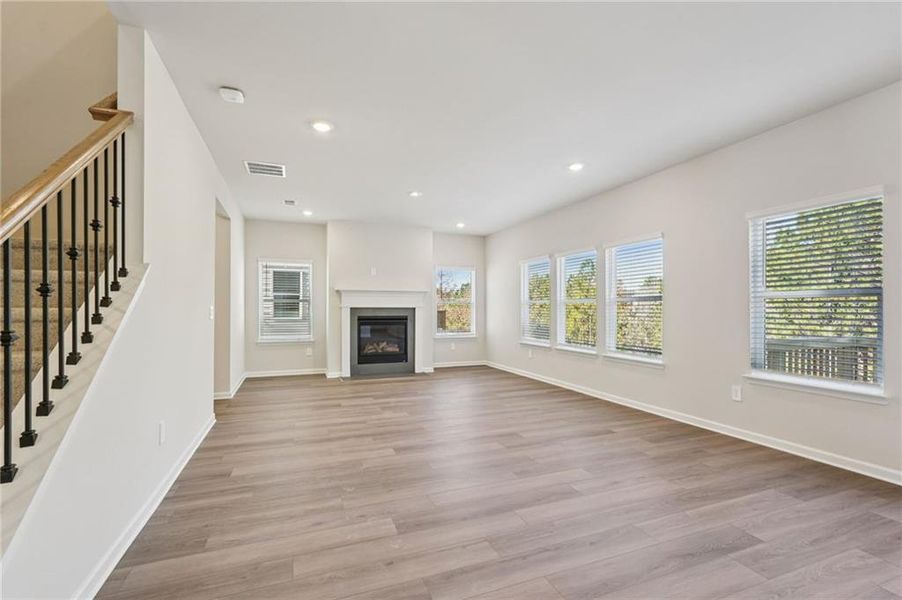 Spacious, unfurnished interior of a new home in Ivey Township, Dallas (Image 33).