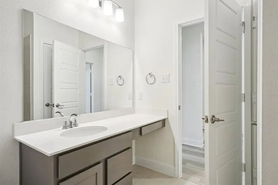 Furnished interior view inside a new home in Eagle Creek, Denton (Image 9).