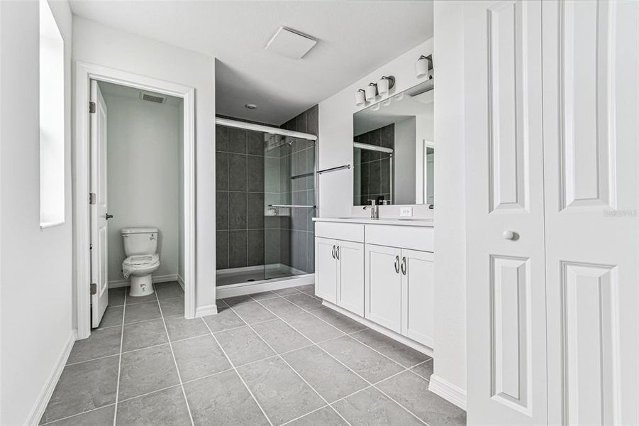 Furnished interior view inside a new home in Southpointe, Palmetto (Image 9).