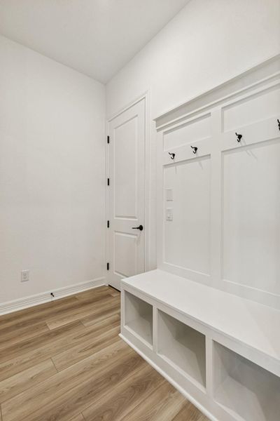Spacious, unfurnished interior of a new home in Valencia, Manvel (Image 24).