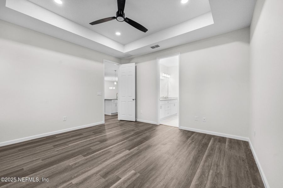 Spacious, unfurnished interior of a new home in , Jacksonville (Image 37).
