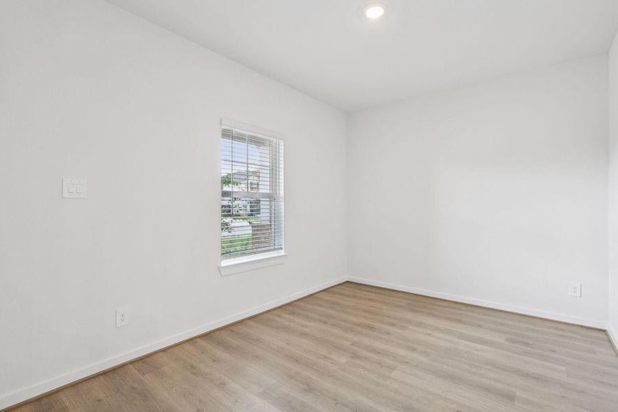Spacious, unfurnished interior of a new home in Southwinds, Baytown (Image 17). Spacious, unfurnished interior of a new home in Southwinds, Baytown (Image 17).