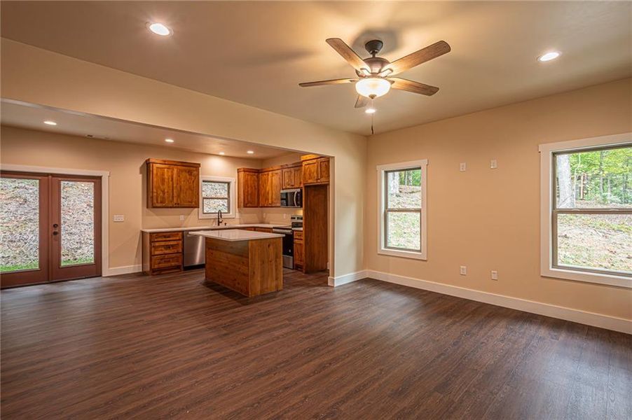Spacious, unfurnished interior of a new home in , Dahlonega (Image 33).