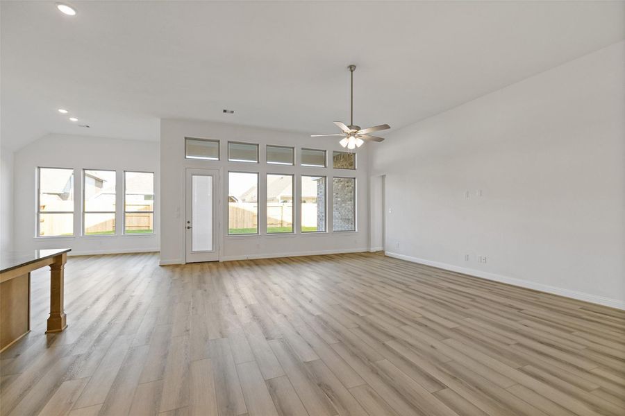 Spacious, unfurnished interior of a new home in Brookewater, Rosenberg (Image 29).