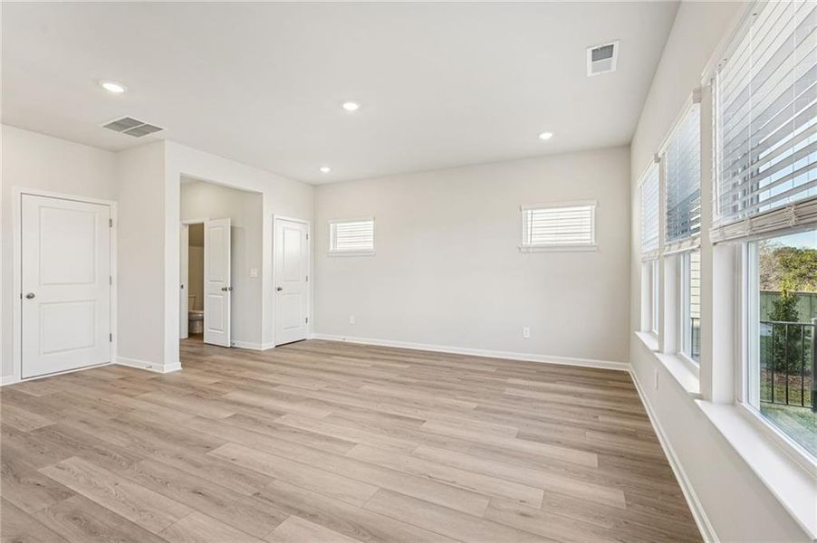 Spacious, unfurnished interior of a new home in Hawthorne Station, College Park (Image 47). Spacious, unfurnished interior of a new home in Hawthorne Station, College Park (Image 47).