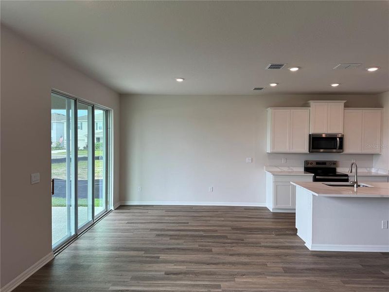 Spacious, unfurnished interior of a new home in Solera at Lakewood Ranch, Lakewood Ranch (Image 19).