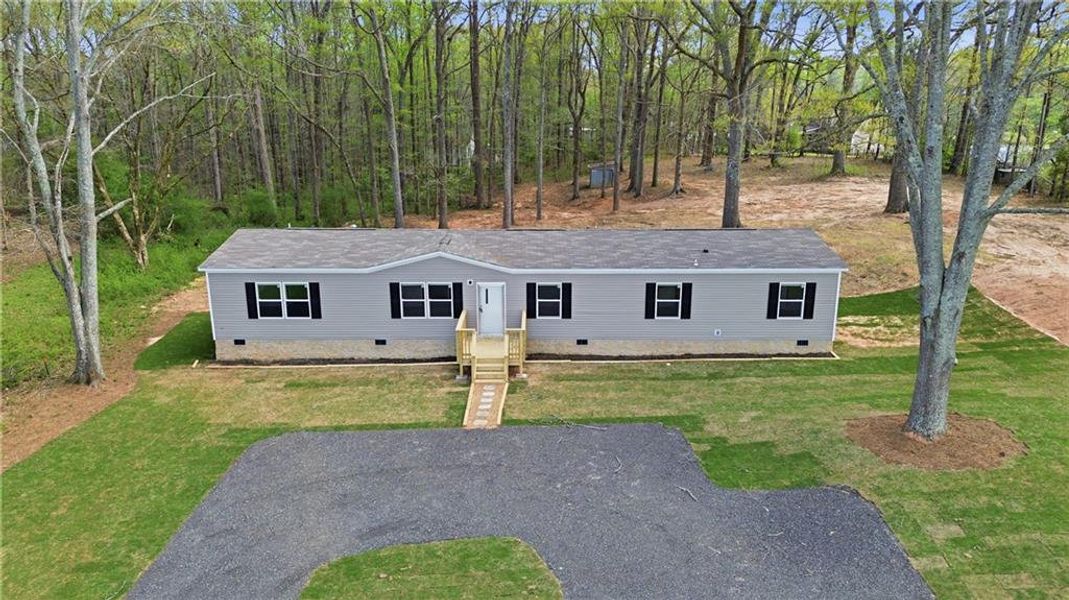 Exterior details and patio area of a home in , Franklin (Image 21).