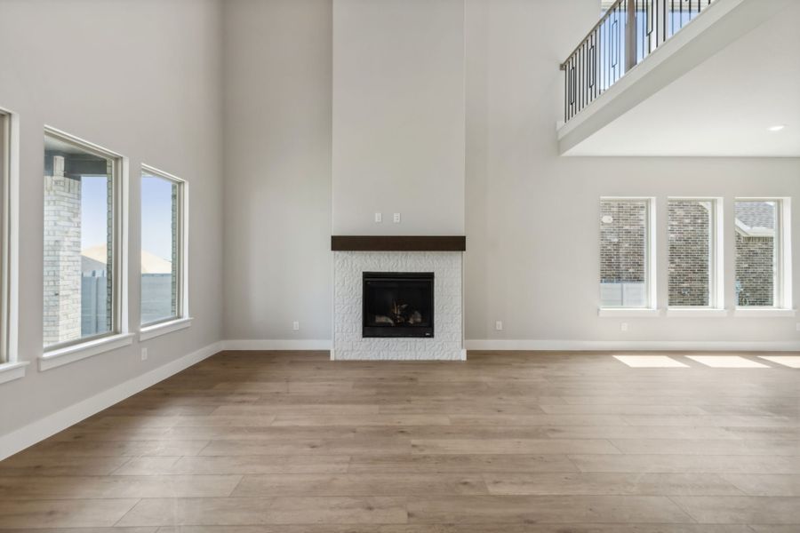 Spacious, unfurnished interior of a new home in Painted Tree Lakeside, McKinney (Image 21).