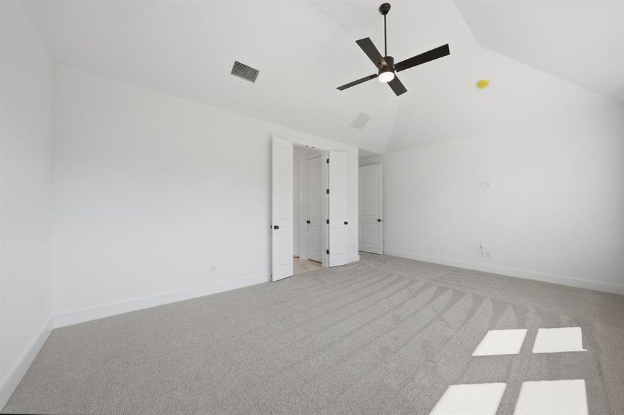 Spacious, unfurnished interior of a new home in Tavolo Park, Fort Worth (Image 28).