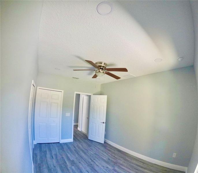 Spacious, unfurnished interior of a new home in , Tampa (Image 11).