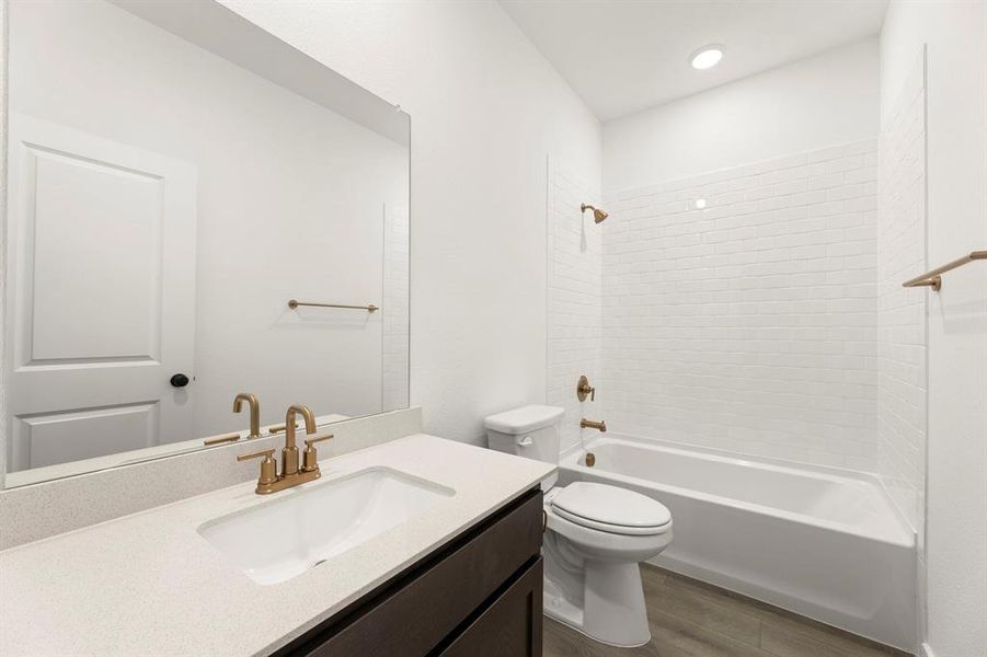 24. 835 Perdernales - 2ND Bath