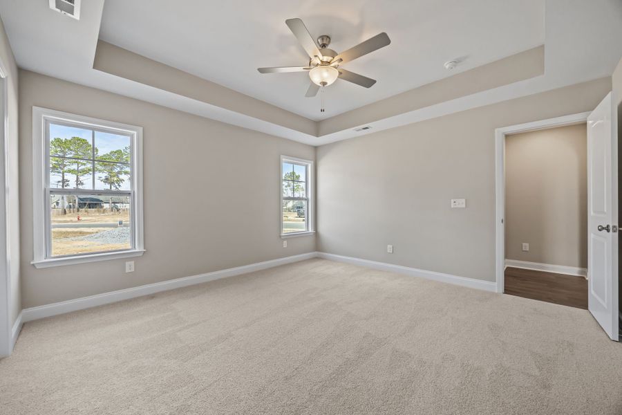 Spacious, unfurnished interior of a new home in Davenport Farms, Winterville (Image 28).