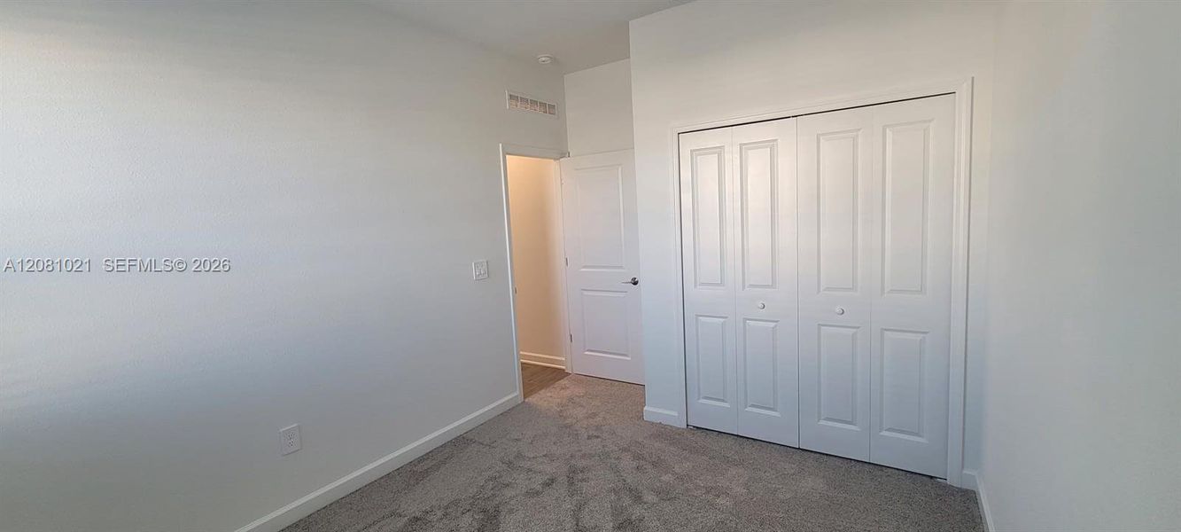 Spacious, unfurnished interior of a new home in , Orlando (Image 16).