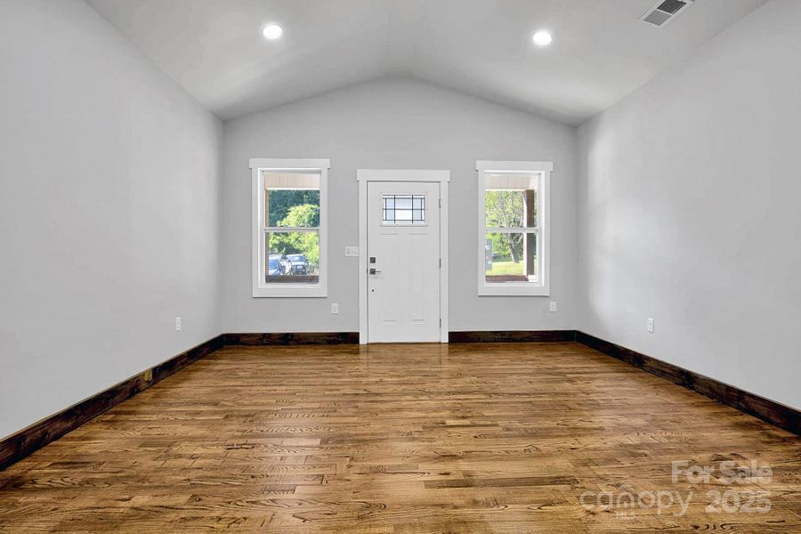 Spacious, unfurnished interior of a new home in , Salisbury (Image 28).