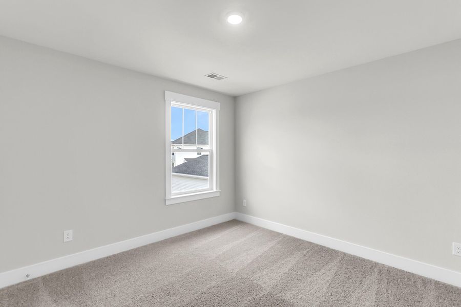 Spacious, unfurnished interior of a new home in , Summerville (Image 36).