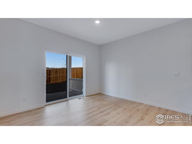 Spacious, unfurnished interior of a new home in Lakeside Canyon, Mead (Image 18).