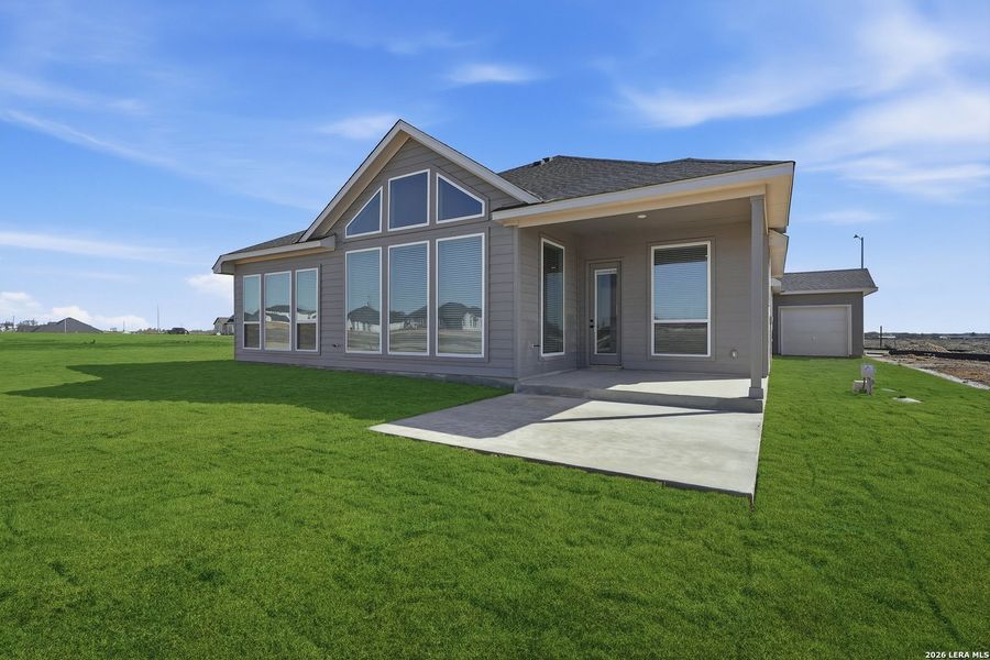 Exterior details and patio area of a home in Sienna Lakes, San Antonio (Image 23).
