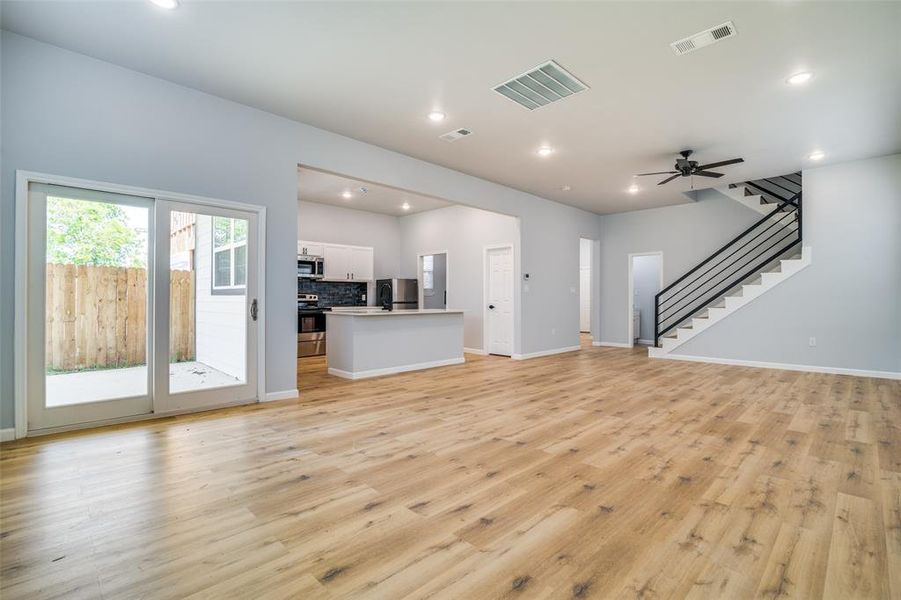 Spacious, unfurnished interior of a new home in , Dallas (Image 10).