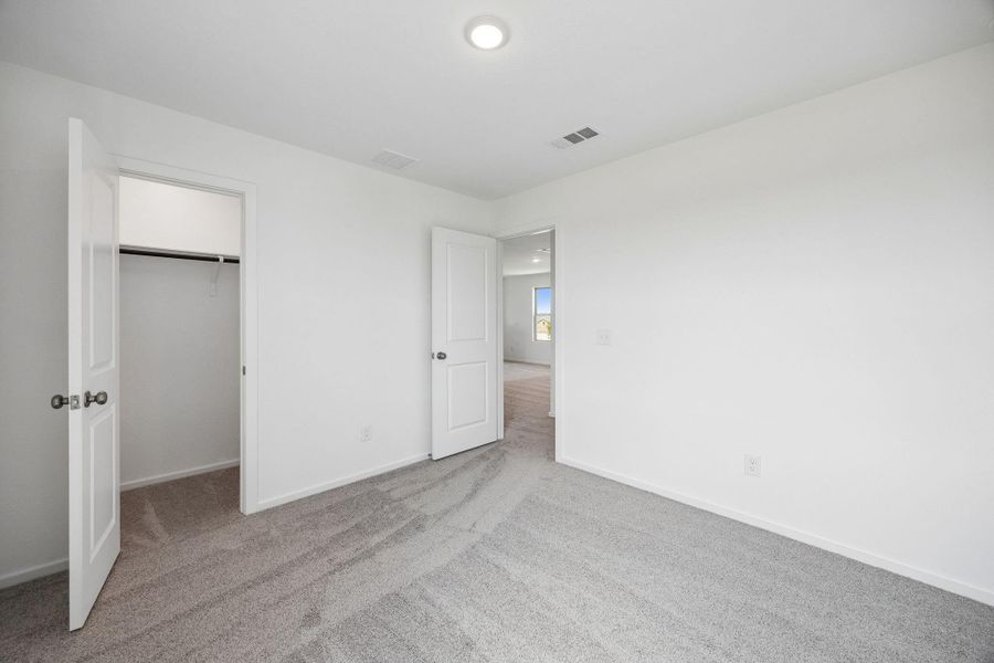 Spacious, unfurnished interior of a new home in River Ranch, Dayton (Image 27).