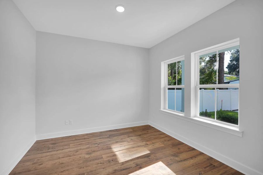 The Egret II Home Office