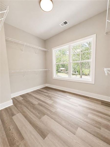 Spacious, unfurnished interior of a new home in , Gainesville (Image 23).