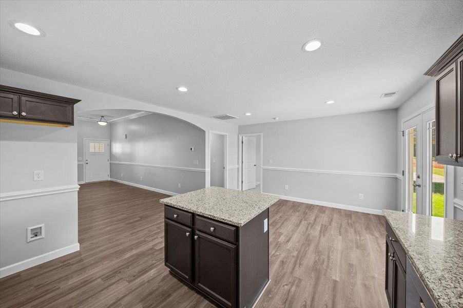 Furnished interior view inside a new home in Mills Gin, Campobello (Image 7).