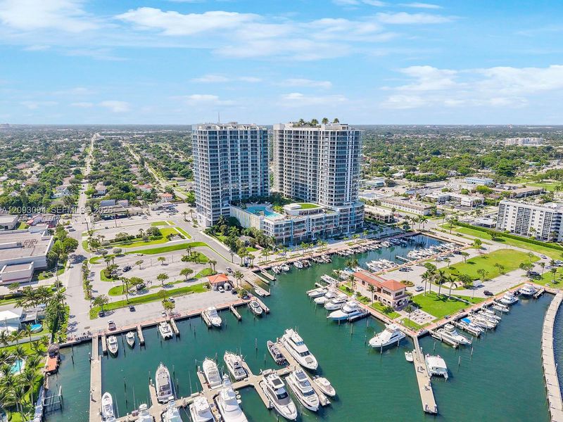 Condo located in West Palm Beach, FL showcasing its design and architecture (Image 21). Condo located in West Palm Beach, FL showcasing its design and architecture (Image 21).