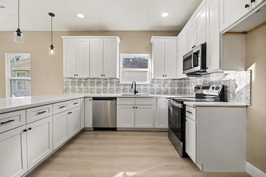 Furnished interior view inside a new home in , La Marque (Image 8).