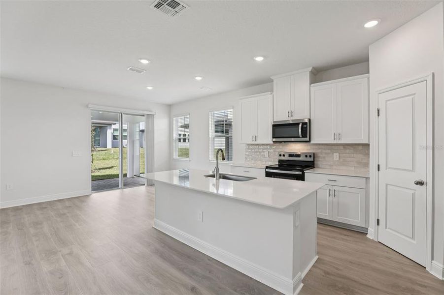 Furnished interior view inside a new home in Cyrene at Minneola, Minneola (Image 6).