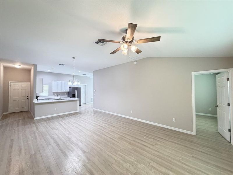 Spacious, unfurnished interior of a new home in , Ocala (Image 13).