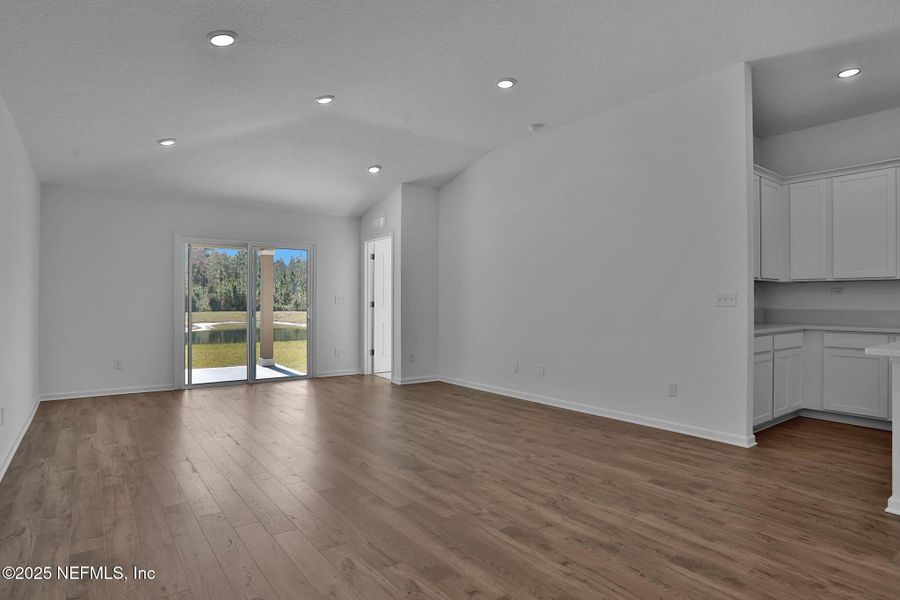 Spacious, unfurnished interior of a new home in Wilford Oaks, Orange Park (Image 20).