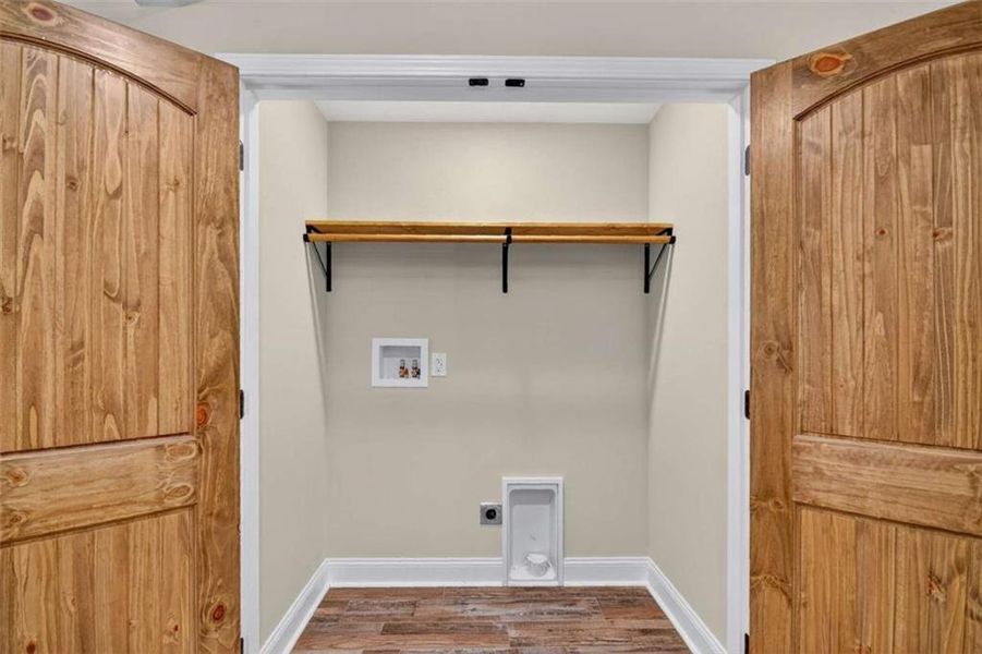 Spacious, unfurnished interior of a new home in , Ellijay (Image 18).