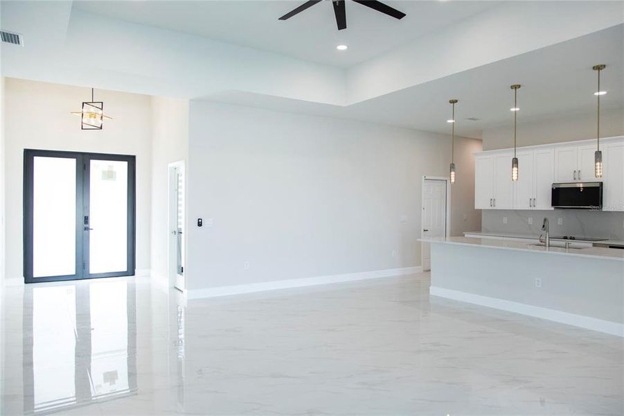 Spacious, unfurnished interior of a new home in , Cape Coral (Image 30).