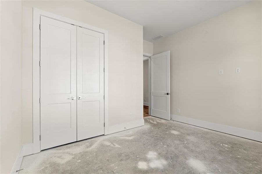 Image 41 of a home in Hillgrove Preserve.