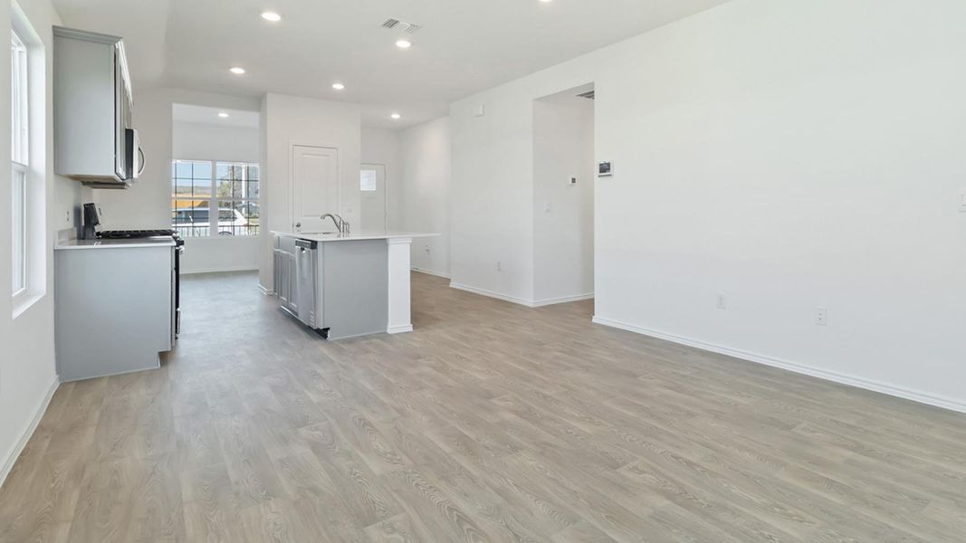 Spacious, unfurnished interior of a new home in Talavera, Kyle (Image 16).