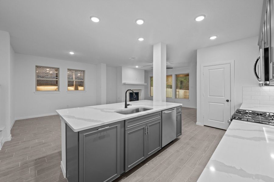 The Holly - Kitchen The Holly - Kitchen