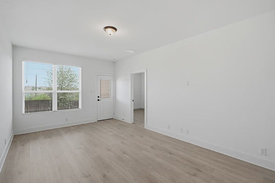 Spacious, unfurnished interior of a new home in Prominence Urban, San Antonio (Image 27).