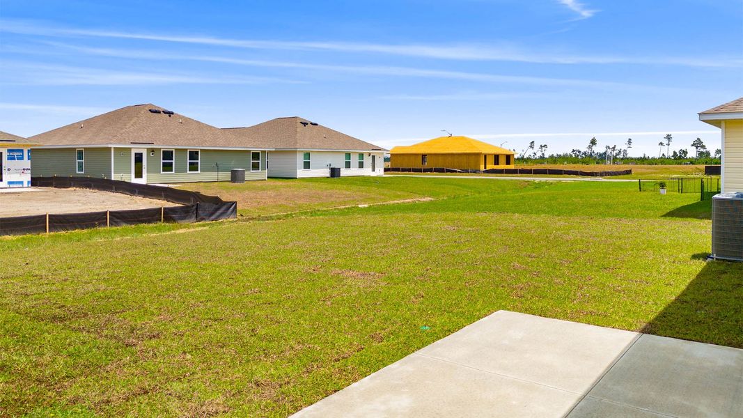 Exterior details and patio area of a home in Liberty, Panama City (Image 20).
