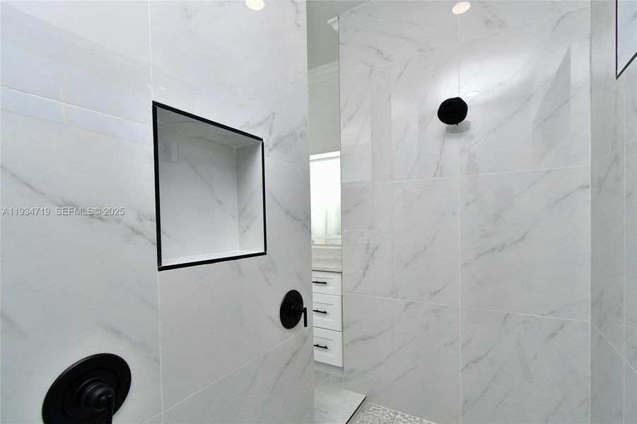 Close-up of interior finishes inside a home in , Lehigh Acres (Image 21).