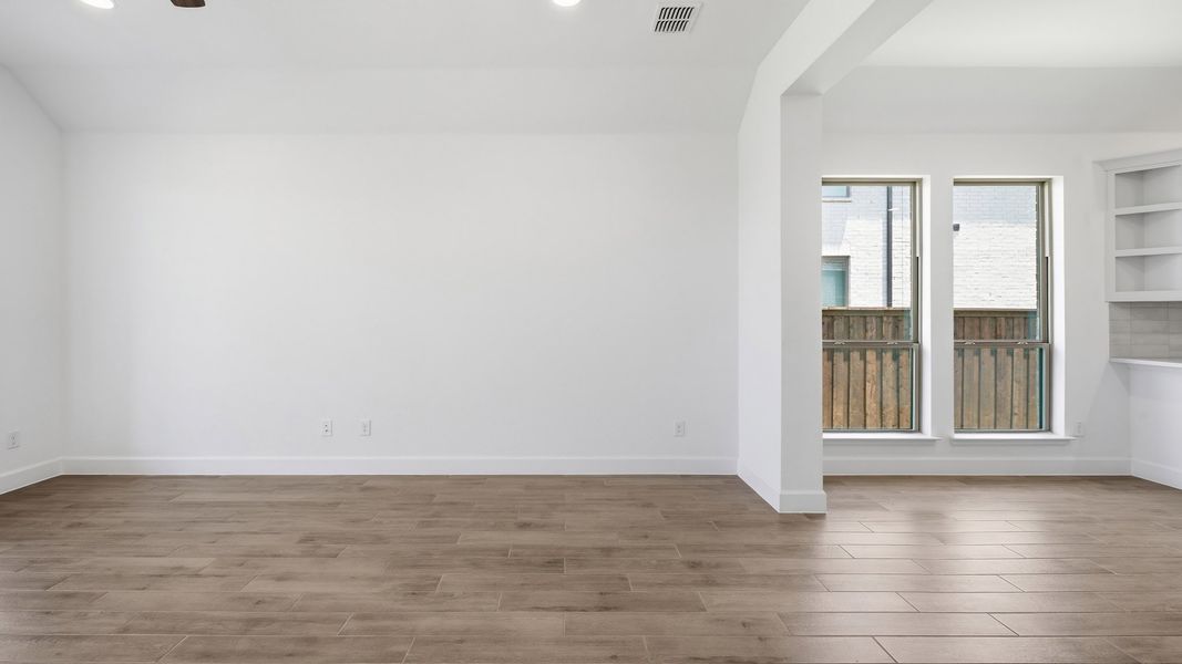 Spacious, unfurnished interior of a new home in Trinity Falls, McKinney (Image 20). Spacious, unfurnished interior of a new home in Trinity Falls, McKinney (Image 20).
