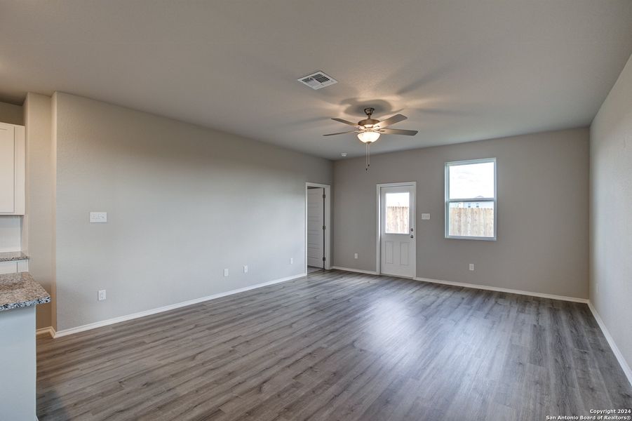 Spacious, unfurnished interior of a new home in Applewhite Meadows, San Antonio (Image 31).
