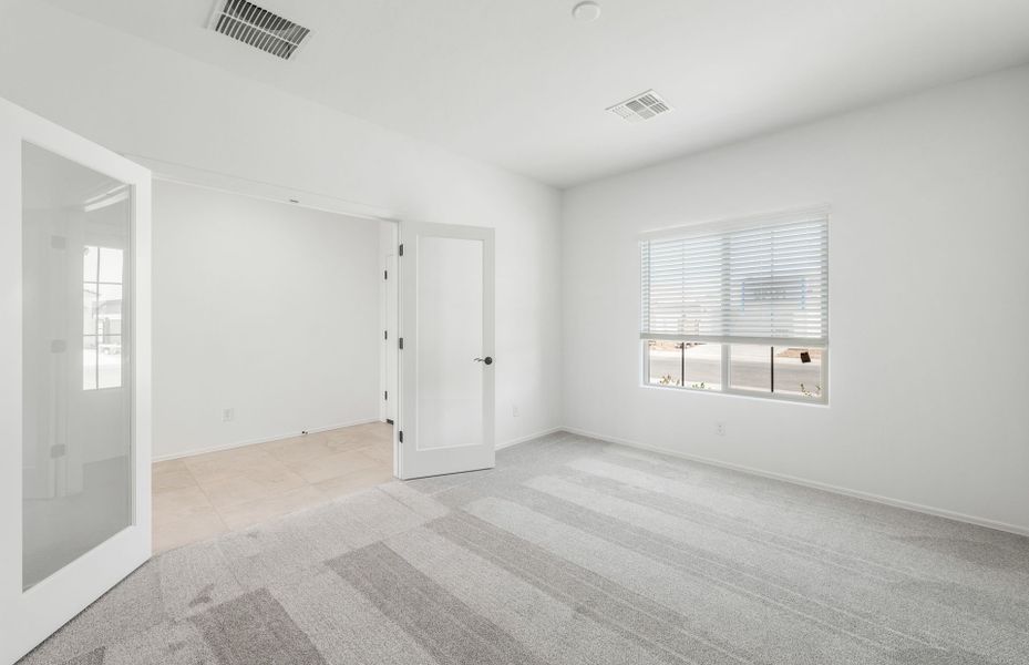 Spacious, unfurnished interior of a new home in Parkside at Anthem at Merrill Ranch, Florence (Image 25).