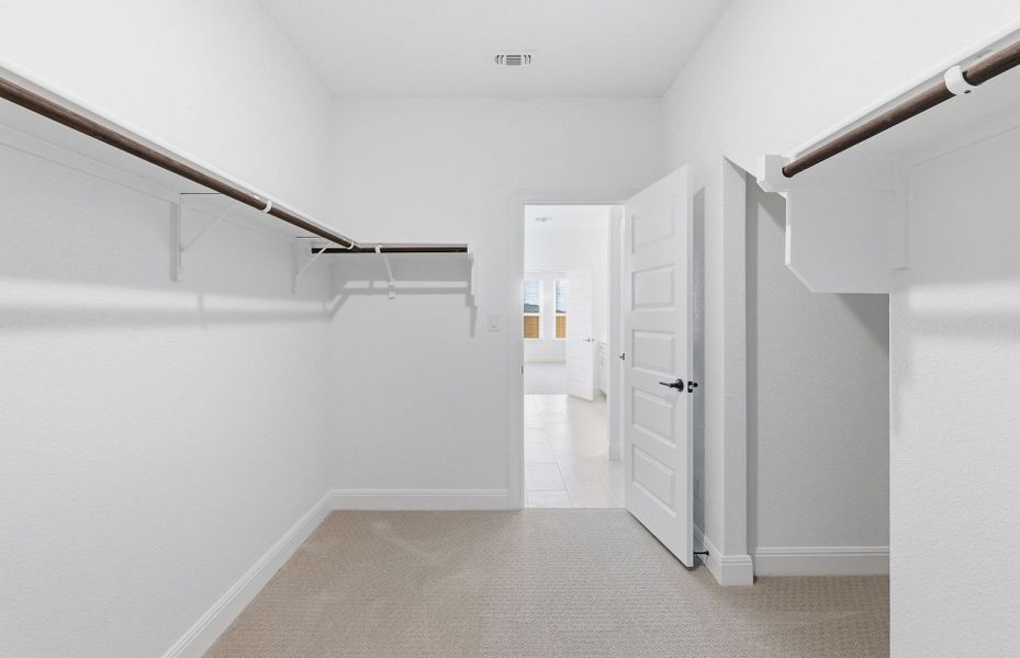 Spacious, unfurnished interior of a new home in Santa Rita Ranch, Liberty Hill (Image 21).