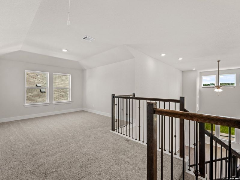 Spacious, unfurnished interior of a new home in Veranda, San Antonio (Image 22).