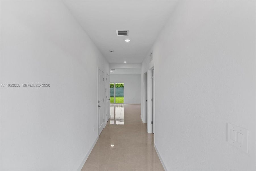 Spacious, unfurnished interior of a new home in , Homestead (Image 26).