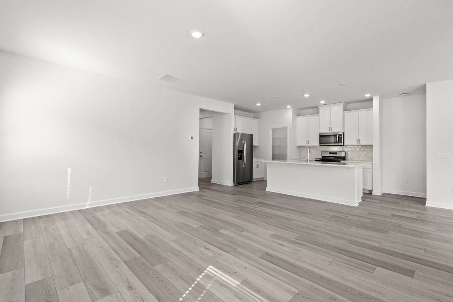 Spacious, unfurnished interior of a new home in Palmetto Place, Longs (Image 19).