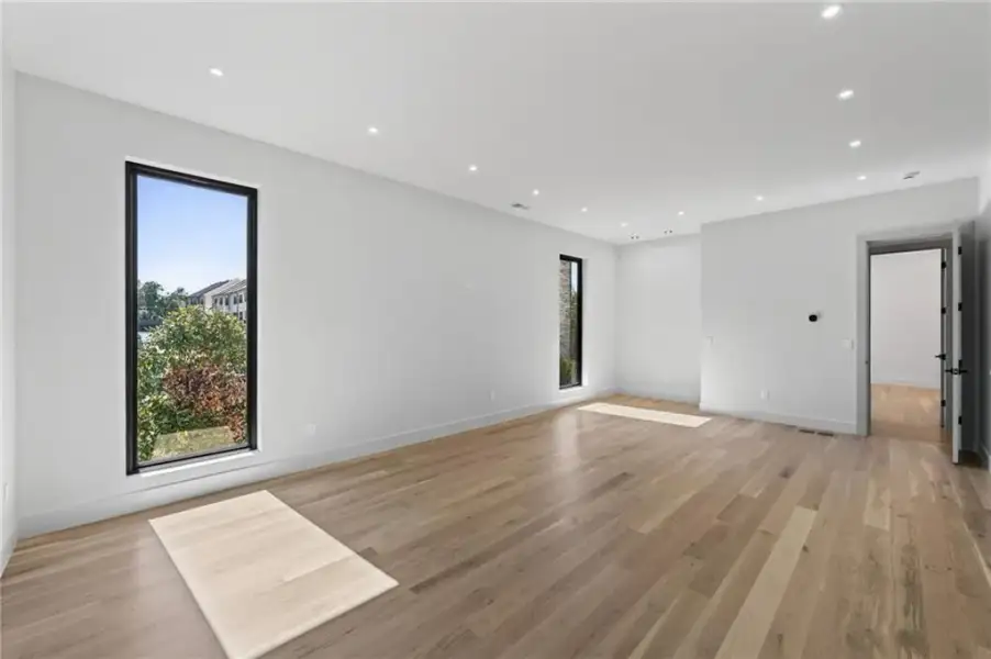 Spacious, unfurnished interior of a new home in , Smyrna (Image 61).